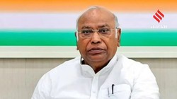 ‘खबर हटाओ वरना…’, खड़गे परिवार से जुड़े ट्रस्ट पर रिपोर्ट करने वाले पत्रकार को मिली धमकी