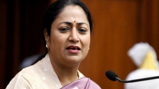 Delhi CM Rekha Gupta, Rekha Gupta viral video, Rekha Gupta scolds officials, Rekha Gupta angry at officials, Delhi building collapse Satya Niketan, Satya Niketan building collapse, Delhi civic officials Satya Niketan, Delhi CM Rekha Gupta news,