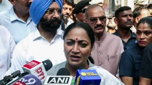 Delhi Building Collapse, Rekha gupta, Delhi CM Rekha Gupta, Five story Building, Satya Niketan,