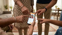 असहमति का सम्मान जरूरी: संवाद, रिश्ते और लोकतंत्र की असली परीक्षा | दुनिया मेरे आगे