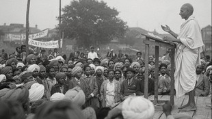 Gandhi- HIndi- National Language