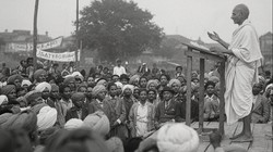 हिंदी दिवसः हिंदी को राष्ट्रीय भाषा क्यों बनाना चाहते थे गांधी?