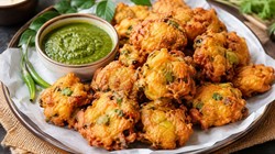बच गया है इडली-डोसा का बैटर, इस तरह झटपट बना लें स्वादिष्ट पकोड़े