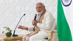 मुंबई: जहां होना है पीएम नरेंद्र मोदी का कार्यक्रम, वहां से दो संदिग्ध हिरासत में, एक के पास मिली बंदूक और PMO का फर्जी आईकार्ड