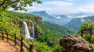 Pachmarhi Nearby Places