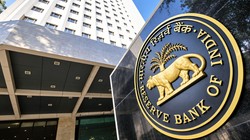 बैंकों में 10.3 लाख करोड़ रुपये की रिकॉर्ड लिक्विडिटी, आखिर RBI की चिंता क्यों बढ़ी?