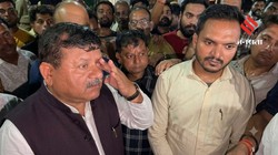 बीजेपी कार्यकर्ताओं के हिरासत पर थाने पहुंचे मंत्री, फूट-फूटकर रो पड़े राकेश राठौर