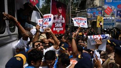 ‘गिरफ्तारी करो, तभी खत्म होगा अनशन’, साहिल वाकोडे के माता-पिता ने आजाद मैदान में शुरू की भूख हड़ताल