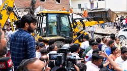 दिल्ली के सत्य निकेतन इलाके में चार मंजिला इमारत गिरी, मलबे में कई लोगों के दबे होने की आशंका
