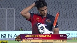 7 छक्के और 5 चौके, अभिषेक शर्मा ने 227 के स्ट्राइक रेट ठोके रन, नमन धीर ने ठोका शतक