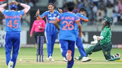 पाकिस्तानी कप्तान पर लगा जुर्माना, शैफाली वर्मा को पवेलियन जाने का किया था इशारा