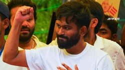 कॉकरोच जनता पार्टी के अभिजीत दीपके क्यों बोले- एक धर्मेंद्र प्रधान के इस्तीफे से क्या होगा?