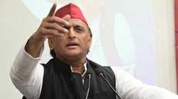 2027 चुनाव से पहले समाजवादी पार्टी का ‘नीला’ दांव, बीजेपी बोली- रंग बदलने से कर्मों के दाग नहीं धुलेंगे