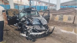 मुंबई: तेज रफ्तार BMW कार डिवाइडर से टकराई, 75 फीट नीचे गिरी; तीन छात्रों की मौत