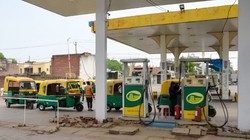 CNG-PNG Price Hike: महंगाई की दोहरी मार, मुंबई में बढ़े सीएनजी-पीएनजी के दाम; शहर में सफर करना भी हुआ महंगा