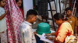 पिता-पुत्र की उम्र में अधिक अंतर से लेकर गलत पते तक… दिल्ली में SIR शिविरों में सामने आए कई मामले