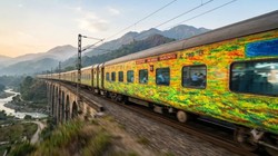 महाराष्ट्र: बोरखेड़ी स्टेशन के पास दुरंतो एक्सप्रेस पर पथराव, कई बोगियों की खिड़कियों के कांच टूटे