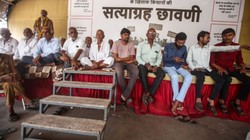 ‘सरकार कंपनियों के साथ, हमारे साथ क्यों नहीं?’ पीएम मोदी का पुतला फूंकने वाले किसानों का सवाल