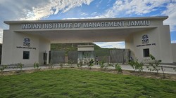 ‘क्या पीएम मोदी का प्रचार अब अनिवार्य है?’ IIM जम्मू में छात्रों पर जुर्माने के नोटिस पर भड़की कांग्रेस