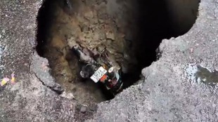 lucknow university | men fell in pit | uttar pradesh |