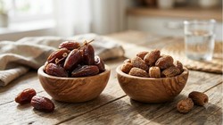 Dry Dates vs Fresh Dates Benefits: गर्मी में खजूर खाएं या छुआरा? जानें तासीर, सही मात्रा और एक्सपर्ट की राय