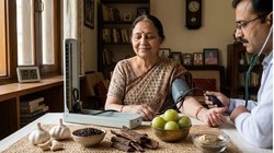 High BP and Kidney Health: क्या बीपी की दवाएं किडनी पर डालती हैं असर? जानिए डॉक्टर की राय और बीपी कंट्रोल करने वाले 4 सुपरफूड्स