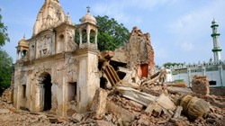 पाकिस्तान में 100 साल पुराना हिंदू मंदिर ढहाया गया, जमीन मदरसे में मिलाने का आरोप