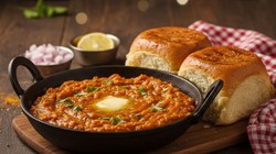 शाम की भूख के लिए घर पर बनाएं स्ट्रीट स्टाइल पाव भाजी, नोट कर लें रेसिपी