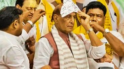 गरीब बेटी के लिए पायल बनवा देना… राजनाथ सिंह ने लौटाया चांदी का मुकुट, तालियों से गूंजी सभा- देखें VIDEO