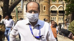 बॉम्बे HC ने स्पेशल कोर्ट का आदेश पलटा, एंटीलिया मामले में पूर्व पुलिस अधिकारी सचिन वाजे की जमानत पर लगाई रोक
