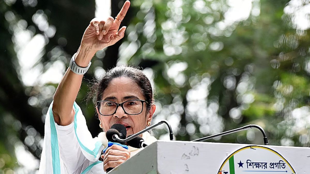 किसका होगा TMC का ‘जोड़ा फूल’?, दो गुट आमने-सामने, EC ने ममता से मांगा अंतिम जवाब