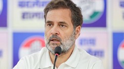 इंडिया गेट पर अंकिता भंडारी के परिवार से मिले कांग्रेस नेता राहुल गांधी  