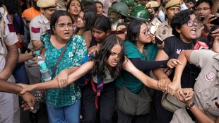 Cockroach Janata Party mumbai protest, Cockroach Janata Party resignation Gyanesh Kumar, Gyanesh Kumar Chief Election Commissioner Gyanesh Kumar, Gyanesh Kumar resignation, SIR controversy, Gyanesh Kumar Jantar Mantar protest, Gyanesh Kumar latest news,