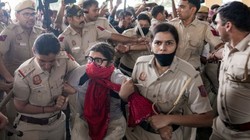 कॉकरोच जनता पार्टी के प्रदर्शन को लेकर एक्शन में दिल्ली पुलिस, 20 से ज्यादा FIR दर्ज, पुलिसकर्मियों पर हमले का आरोप