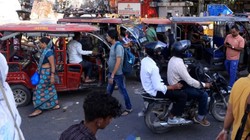 दिल्ली में ई-रिक्शा की संख्या आधी करने की तैयारी, जाम होगा कम, क्या है विशेषज्ञों की राय?