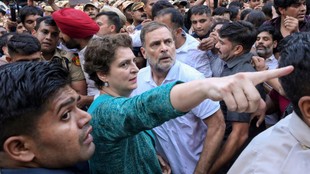 INDIA bloc protest, Rahul Gandhi, Mallikarjun Kharge, Rahul Gandhi detained, Delhi Police, Jantar Mantar protest, Gyanesh Kumar, Chief Election Commissioner, CEC protest, INDIA alliance, opposition MPs, Rahul Gandhi Delhi protest,