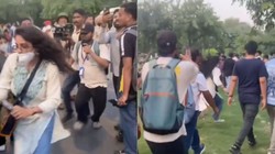 जंतर-मंतर पर प्रदर्शनकारियों को बस में ले जा रही थी पुलिस, चाबियां छीनकर भाग गई महिला- VIDEO VIRAL