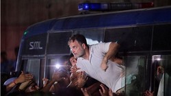‘सब याद रखा जाएगा’, 8 घंटे बाद आकाशवाणी परिसर से हटाए गए राहुल गांधी समेत अन्य कांग्रेसी नेता, दिल्ली पुलिस ने हिरासत में लिया