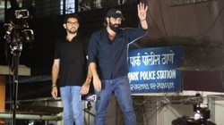 सीईसी ज्ञानेश कुमार के इस्तीफे की मांग को लेकर मुंबई के शिवाजी पार्क में शिवसेना (यूबीटी), मनसे का प्रदर्शन