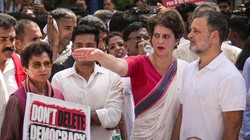 राहुल – प्रियंका गांधी के खिलाफ FIR दर्ज, आकाशवाणी भवन में जबरन घुसने का आरोप