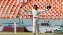 IPL में दिनेश कार्तिक से सीखे सफलता के गुर, अब रणजी डेब्यू में शतक ठोक विहान मल्होत्रा ने दिखाई क्लास