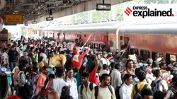 रेलवे को सुप्रीम कोर्ट का आदेशः काउंटर से टिकट खरीदने पर भी दें बीमा, जानिए किसे और कितनी मिलती है रकम? EXPLAINED