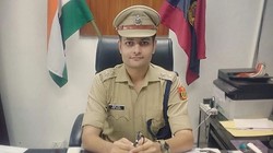 ACP विवेक भगत की शिकायत पर FIR, नेमप्लेट और जाति पर टिप्पणी का आरोप, पत्रकार समेत 3 के खिलाफ मामला दर्ज