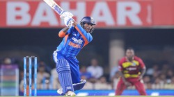 तिलक ने तोड़ा कोहली-दुबे का रिकॉर्ड, हार्दिक पंड्या नंबर 1; T20I में 20वें ओवर में सबसे ज्यादा छक्के लगाने वाले टॉप-8 भारतीय