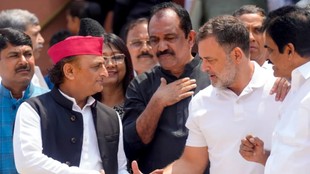 akhilesh yadav | rahul gandhi | cec |
