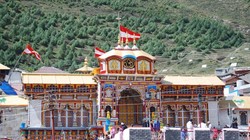 ‘अनुमति ली थी या नहीं’, बद्रीनाथ डीजे कॉन्सर्ट पर सेना से स्पष्टीकरण, जवाब मांगने वाला चमोली प्रशासन खुद भी था तैयारी में शामिल | Exclusive