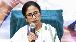 बंगाल की पूर्व CM ममता बनर्जी पर चाकू से हमले की कोशिश का आरोप, TMC सांसद ने दर्ज कराई शिकायत