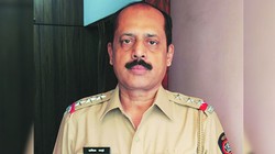 ‘90,000 रुपये सैलरी में 5-स्टार होटल में रुकना और बीएमडब्ल्यू कार…’, बॉम्बे हाई कोर्ट ने पूर्व पुलिस अफसर सचिन वाजे की लाइफस्टाइल पर उठाए सवाल