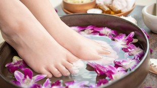 cracked heels home remedies