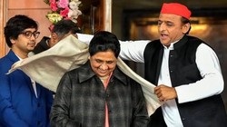 यूपी में दलित वोट बैंक की राजनीति तेज, कांशीराम की पुण्यतिथि पर बसपा और सपा के अपने-अपने कार्यक्रम